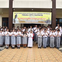 Kegiatan Prosesi Pradaksina & Pemandian Rupang Buddha Dalam Rangka Hari Tri Suci Waisak 2568 BE | SMK METTA MAITREYA